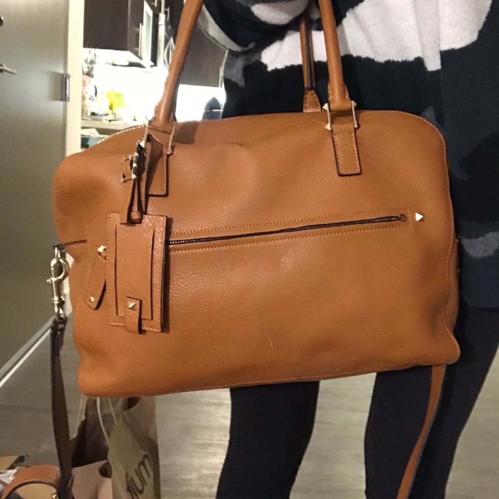✨✨✨Valentino Studded Bag✨✨✨ 100% Authentic